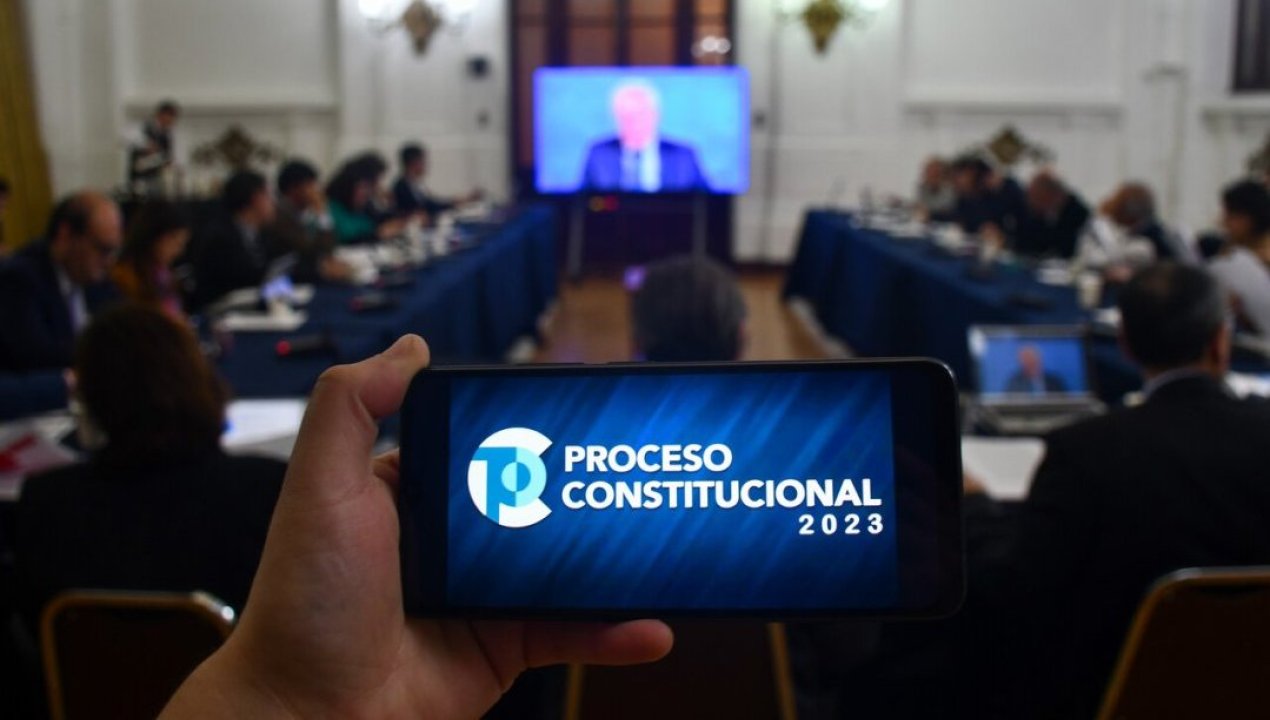 /actualidad/politica/proceso-constitucional/a-favor-o-en-contra-pinera-y-bachelet-sinceran-intenciones-de-voto-por